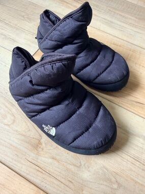 The North Face Kids Black Quilted Slip-On Insulated Slippers